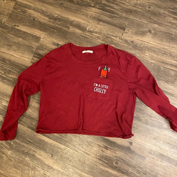 Cute red crop top - Picture 3 of 3